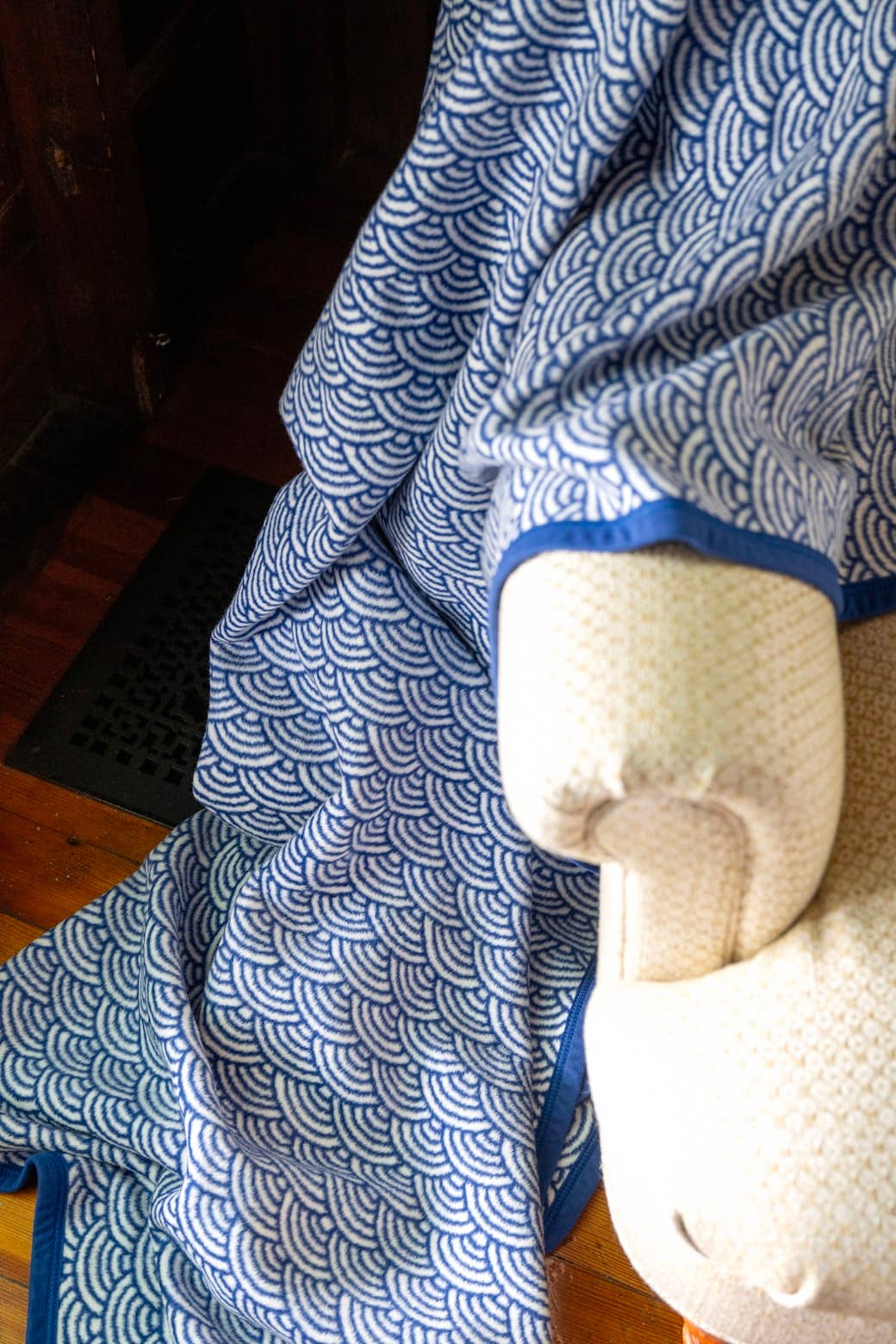 Brewster Scallops Blanket